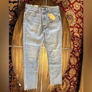 NWT Levi’s Women’s Jeans 501 Skinny 30x28